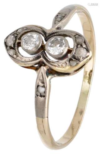 14K. Bicolor gold ring set with approx. 0.12 ct. diamonds.