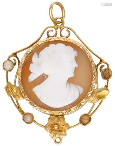 Vintage 14K. yellow gold pendant set with a cameo and pearls...