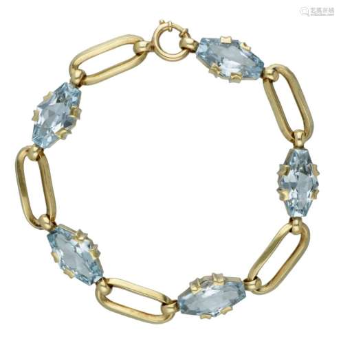 14K. Yellow gold link bracelet set with synthetic spinel.