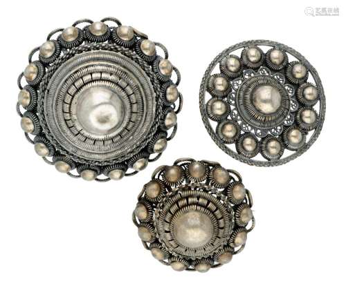 Silver Zeeland knot and Goese knot brooches.