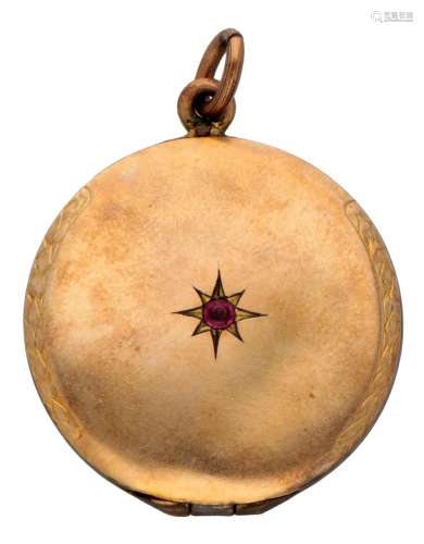 BLA 8K. Yellow gold medallion pendant set with a rhinestone.