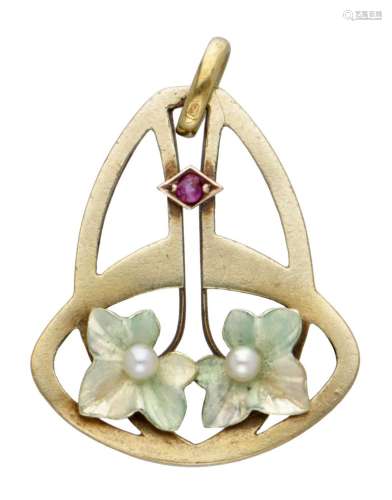 14K. Yellow gold Art Nouveau pendant set with pearl and ruby...