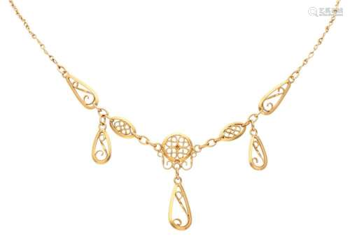 18K. Yellow gold Art Nouveau link necklace.