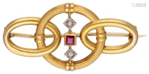 18K. Yellow gold brooch set with diamond and ruby.