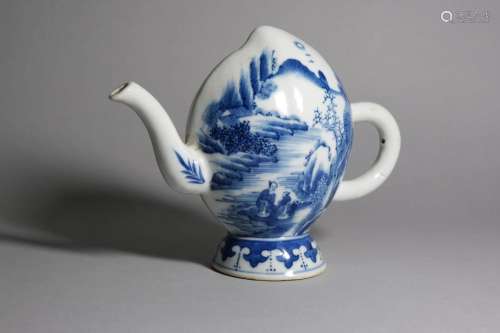 CHINE - Vers 1800<br />
Verseuse à saké en porcelaine en for...
