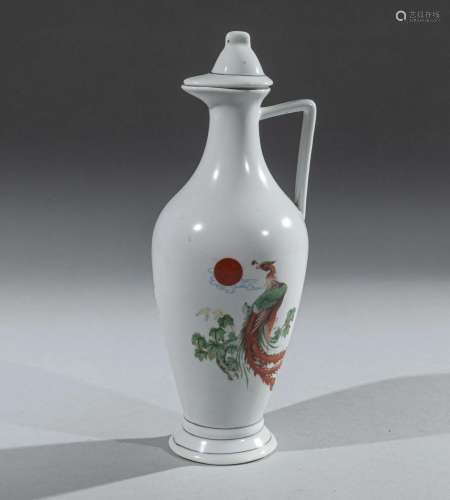 CHINE - XXe siècle<br />
Lot comprenant un vase rouleau et u...