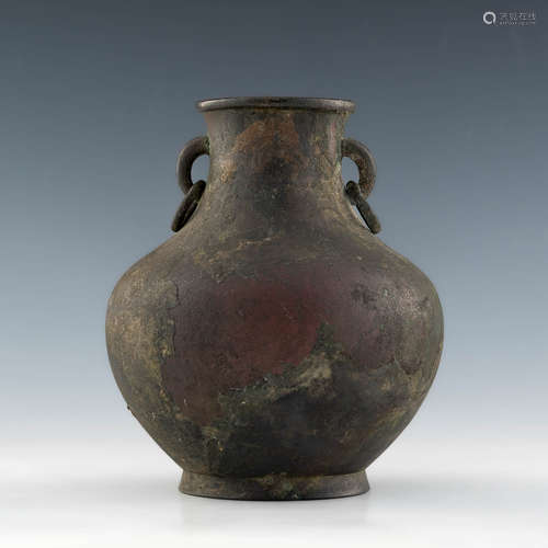 十八世紀 銅環耳尊A Chinese bronze vase, 18th century