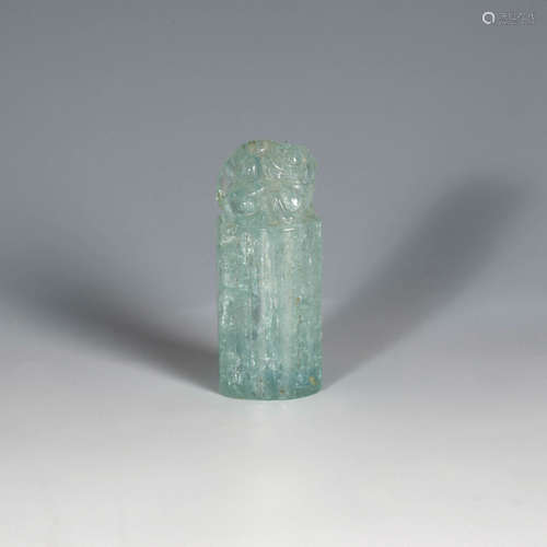 十九世紀 碧璽獸紐印章A Chinese tourmaline beast seal, 19th c...