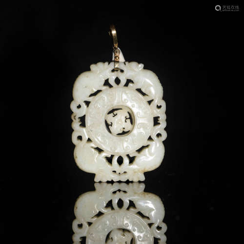十八世紀或更早 玉雕轉心佩A Chinese carved jade prayer wheel ...