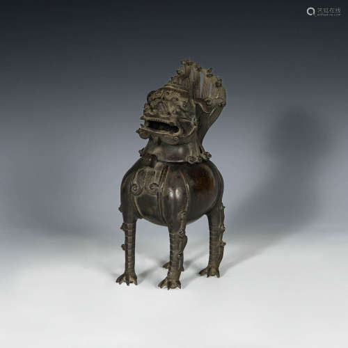 十八/十九世紀 銅甪端A Chinese bronze beast-form incense burn...