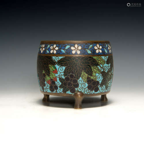 明代 銅胎掐絲琺琅三足爐A Chinese cloisonne censer, Ming dyna...