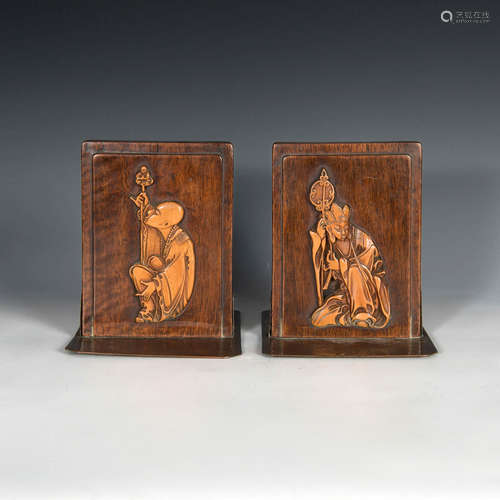 民國 硬木嵌黃楊木雕羅漢書夾一對A pair of Chinese hardwood bo...