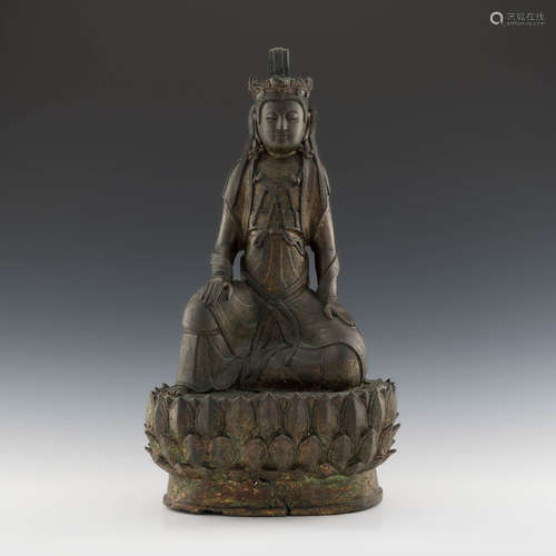 明代 銅鎏金觀音坐像A Chinese gilt bronze statue of Guanyin, ...