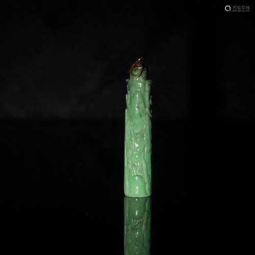十九世紀 翡翠雕人物翎管A Chinese carved jadeite cylinder pen...