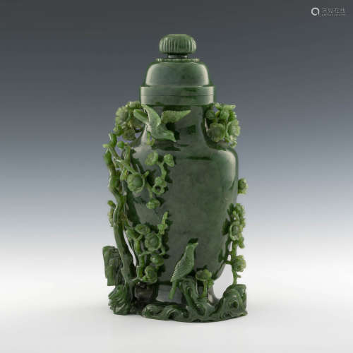 十八世紀 碧玉雕喜鵲登梅蓋瓶A Chinese carved spinach jade lid...