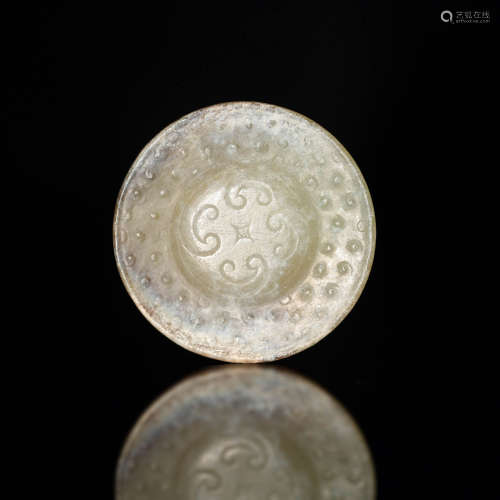 漢代或更早 玉劍首A Chinese jade carved sword handle top, Han...
