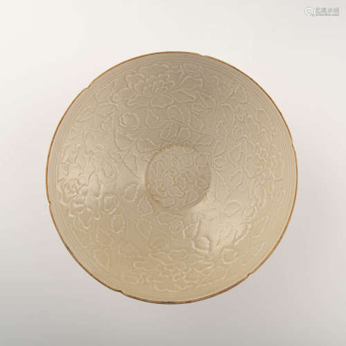 宋代/元代 白釉印花碗A Chinese white-glazed lobed bowl, Song ...