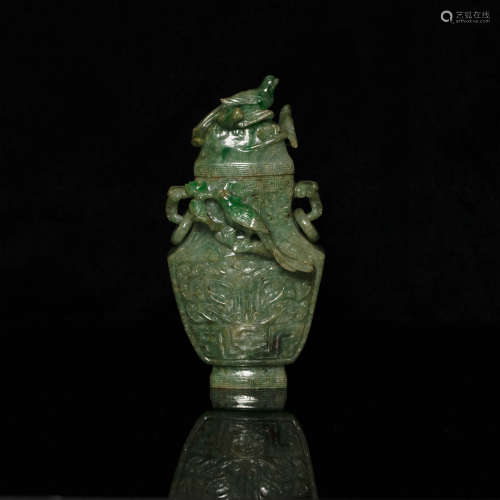十九世紀 翡翠雕花鳥蓋瓶A Chinese carved jadeite lidded vase,...