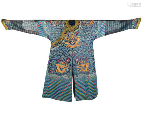 十九世紀 藍地納紗盤金龍袍A Chinese blue ground dragon robe, ...
