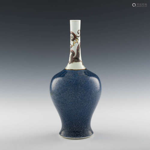 清康熙 灑藍釉裏紅龍紋長頸瓶A powder blue & underglaze red de...