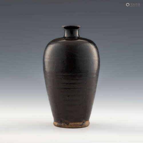 宋代 黑釉梅瓶A Chinese black-glazed meiping, Song dynasty