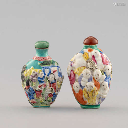 十九世紀 雕瓷人物鼻煙壺兩個Two Chinese carved porcelain snuf...
