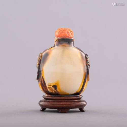 十八/十九世紀 瑪瑙鋪首鼻煙壺A Chinese agate snuff bottle, 18...