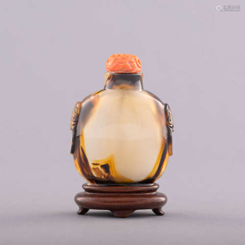 十八/十九世紀 瑪瑙鋪首鼻煙壺A Chinese agate snuff bottle, 18...