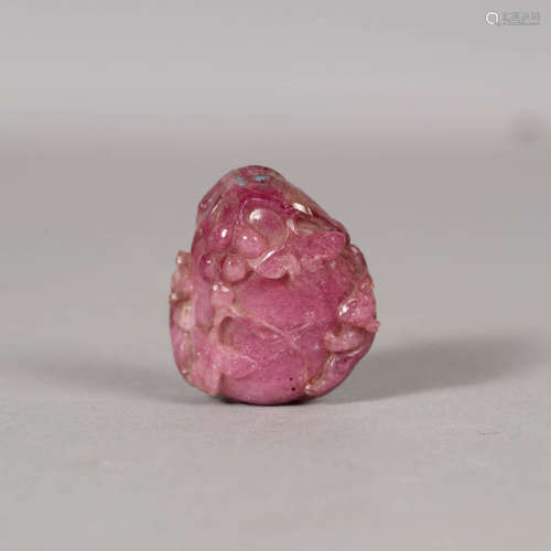 十九世紀 碧璽鼻煙壺A Chinese carved pink tourmaline snuff bo...