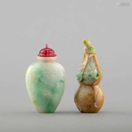 十九世紀 翡翠鼻煙壺兩個Two Chinese jadeite snuff bottles, 19...
