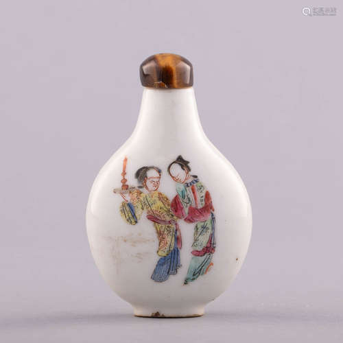 清道光 粉彩人物鼻煙壺A Chinese famille rose snuff bottle, Da...