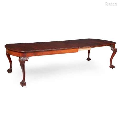 GEORGIAN STYLE MAHOGANY EXTENDING DINING TABLE EARLY 20TH CE...