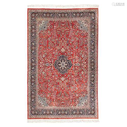 PERSIAN STYLE CARPET LATE 20TH CENTURY