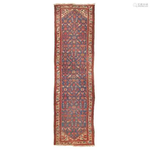 NORTHWEST PERSIAN RUNNER LATE 19TH/EARLY 20TH CENTURY