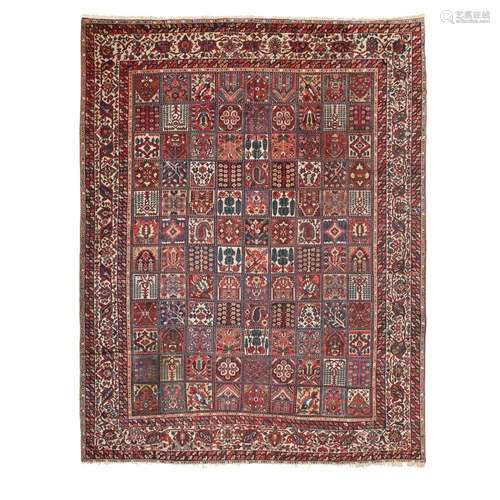 BAKHTIARI CARPET WEST PERSIA, MID/LATE 20TH CENTURY