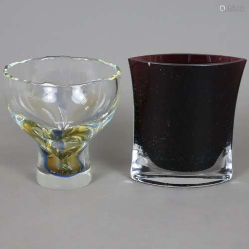 Zwei Vasen - dickwandiges Glas