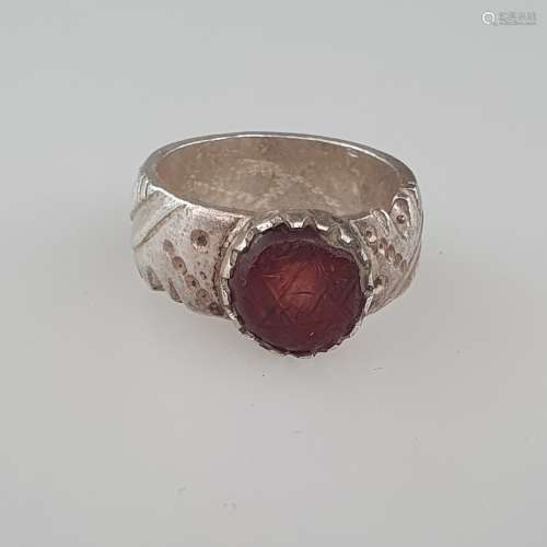 Judaica-Ring - antiker Granat (event. Rubin) mit eingraviert...