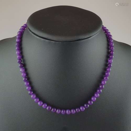 Halskette - Kette aus satt violetten Amethystperlen von ca. ...