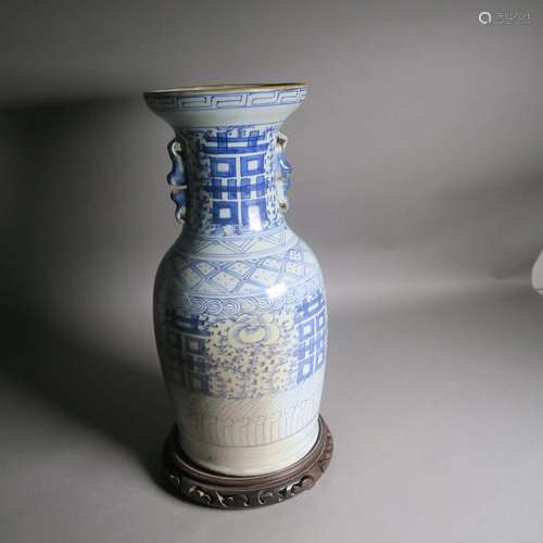 CHINE - XXe siècle <br />
Grande vase e