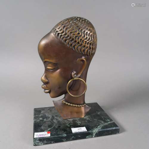 Profil de femme africaine en bronz