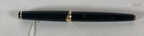 MONTBLANC<br />
Stylo plume modèle Me