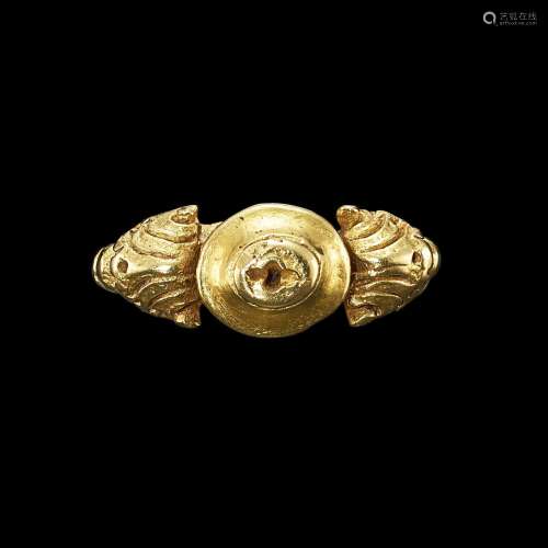 . A solid gold ring with beaded shank Java, Indonesia, 9th -...