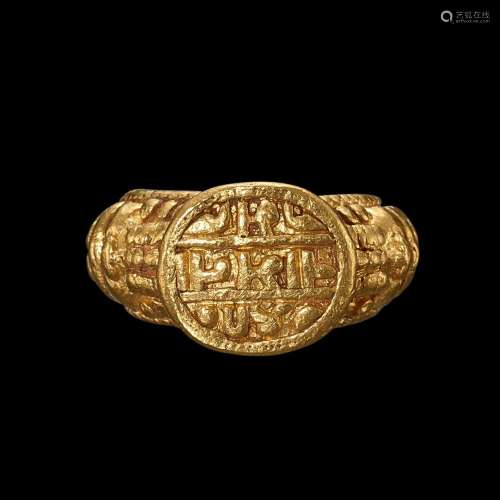 . A gold ring with an inscribed bezel South India, 17th - 18...