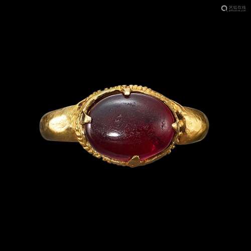 . A solid gold and garnet ring Khmer, 7th - 12th century | 高...