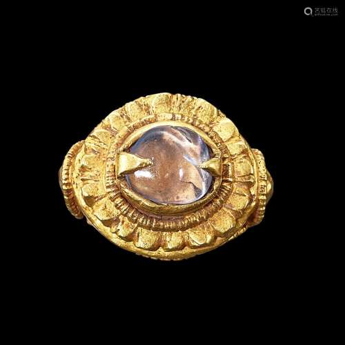 . A gold and sapphire ring Champa, 14th century | 占城 十四世...