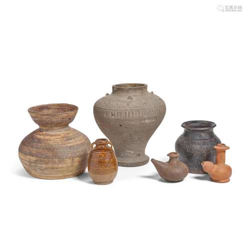 A GROUP OF SIX MONOCHROME STONEWARE AND POTTERY VESSELS Thai...