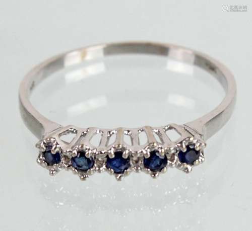 Ring mit blauen Saphiren - WG 585