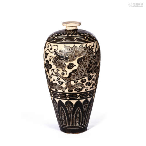 CHINESE CIZHOU WARE CARVED DRAGON PATTERN PLUM VASE, SONG DY...