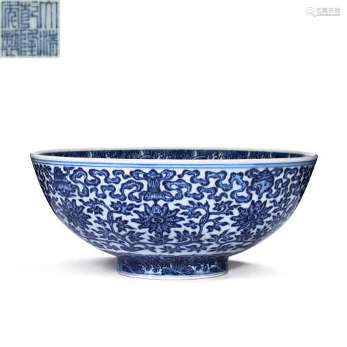CHINESE, QING DYNASTY QIANLONG YEAR STYLE BLUE AND WHITE TAN...