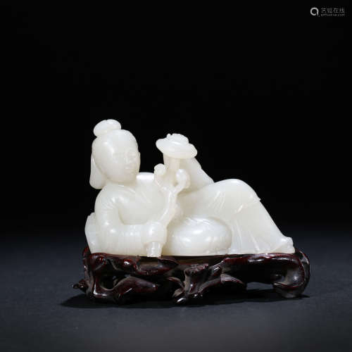 CHINESE HETIAN JADE CARVED RUYI FIGURES, QING DYNASTY